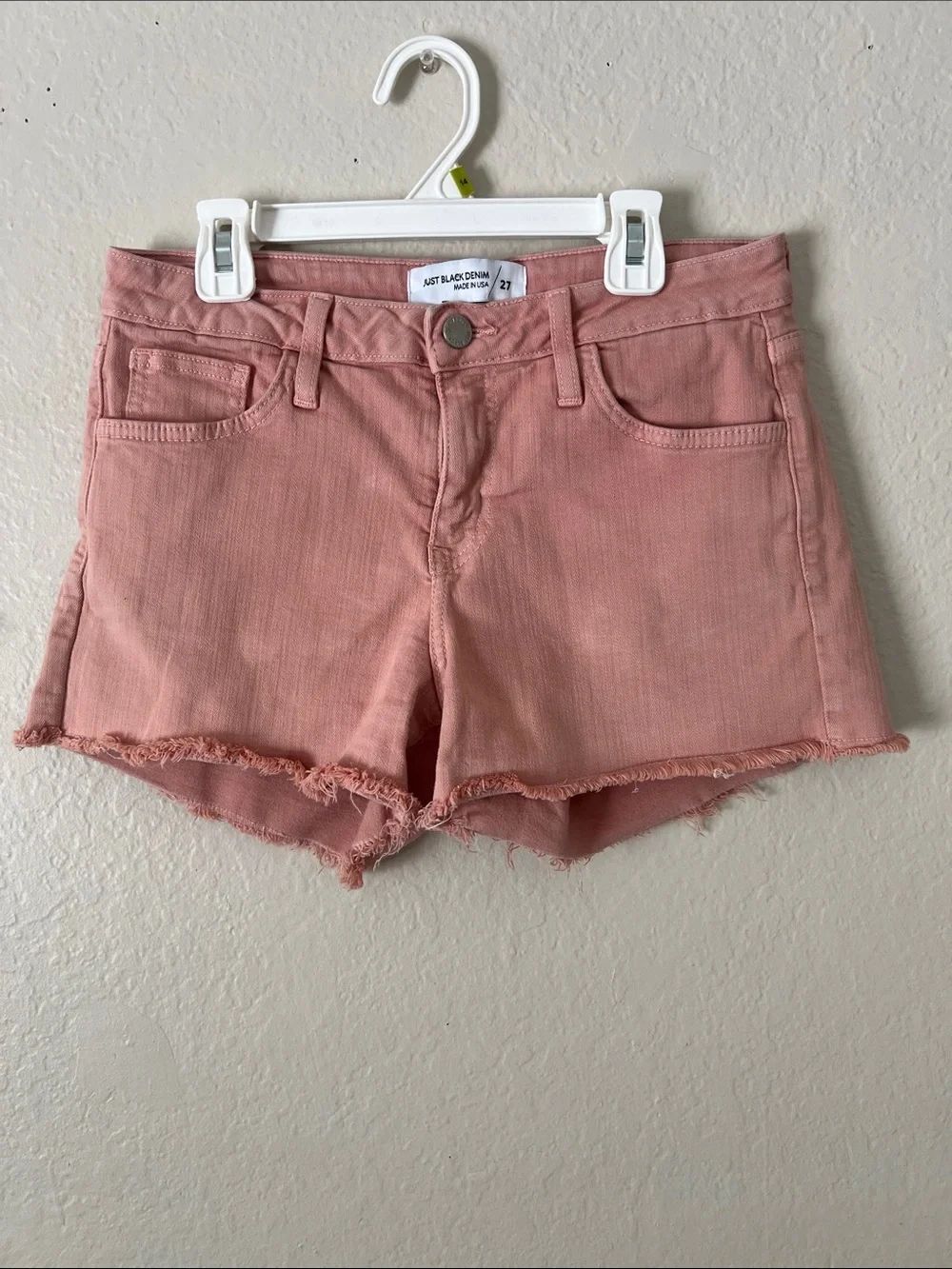 EUC JUST BLACK DENIM Dusty Pink Frayed Hem Denim Shorts Cotton Blend Size 27